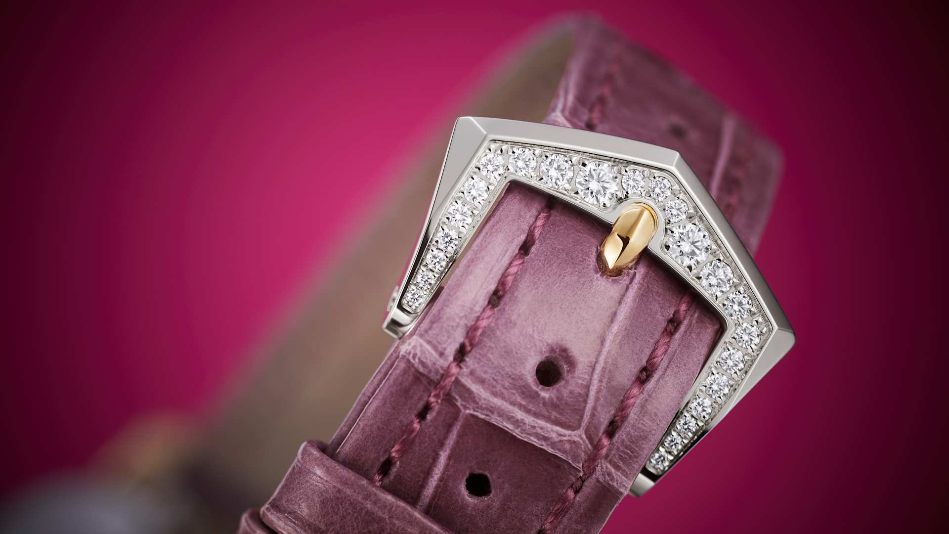 Diamantbesetzte Dornschließe der Referenz 7043/250GR