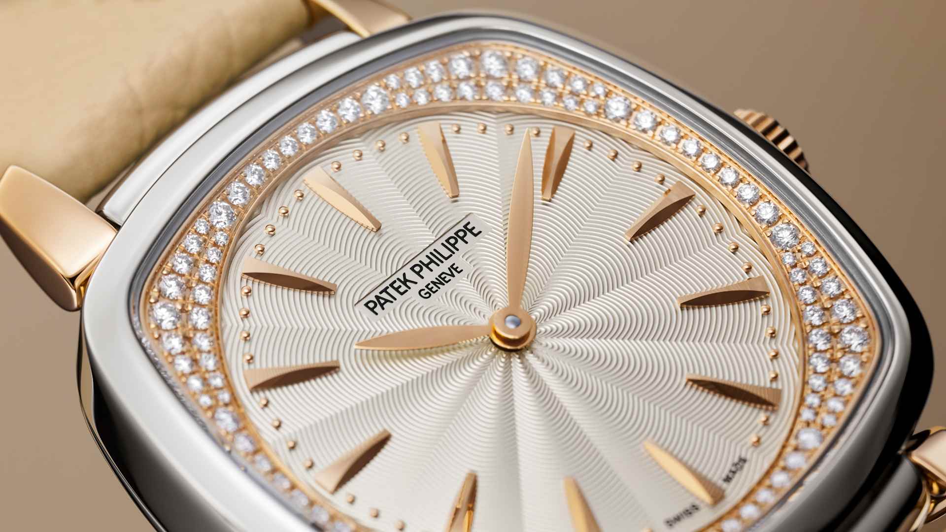 Zifferblatt der Referenz 7043GR mit diamantbesetztem Zifferblattring