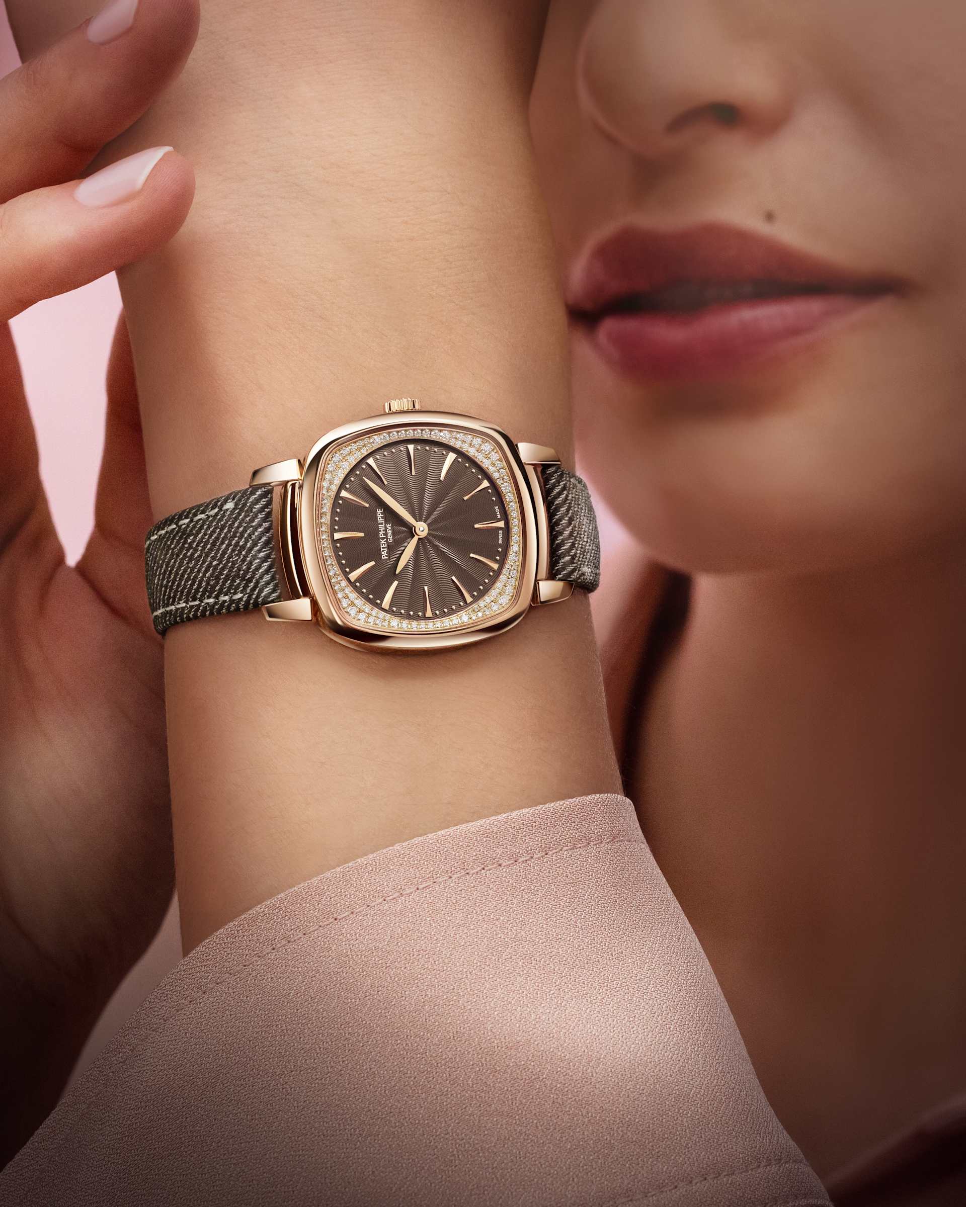 Die Referenz 7043R-001 am Handgelenk