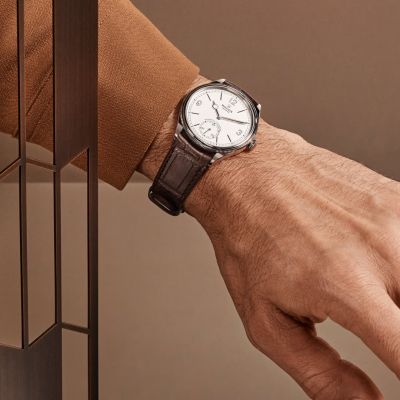 Eleganz und Kostbarkeit. Die @rolex  1908 in 18 Karat Weißgold mit tiefweißem Zifferblatt und braunem Alligatorlederband.#Rolex #Perpetual1908 #OfficialRolexRetailer #JuwelierGadebusch #Köln