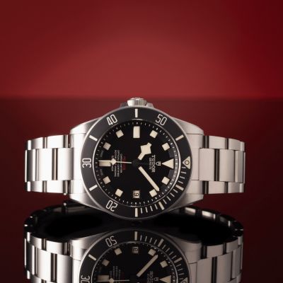 Erleben Sie die Pelagos LHD, gefertigt aus leichtem Titan mit einem 42-mm-Gehäuse, das bis 500 m wasserdicht ist. #TudorWatch #BornToDare #Pelagos #TudorBoutiqueKöln

@tudorwatch
