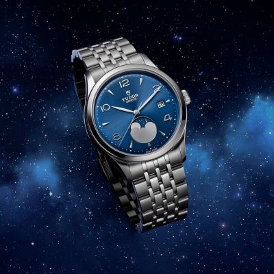 Wohnen Sie einer Premiere bei, wenn @tudorwatch  eine Uhr mit Mondphasen-Komplikation und einem Hauch von Magie enthüllt: die TUDOR 1926 Luna. #TudorWatch #BornToDare #TudorBoutiqueKöln