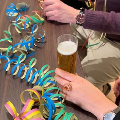 Mer dun et för Kölle🧡
Wir tun es für unsere Kunden, für das, was uns verbindet- und für Köln.
Mit der Gadebusch Juwelen Kollektion feiern wir mit Hätz, Freude und ganz viel Funkeln. Kölle Alaaf! 🎭
#Karneval #TraditionellAnders #GadebuschJuwelen #JuwelierGadebusch #Köln