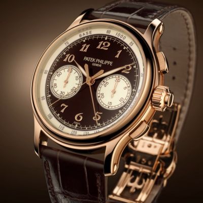 ⏱️ Roségold trifft auf meisterhafte Handwerkskunst ✨
Der Schleppzeiger-Chronograph 5370 von @patekphilippe  vereint traditionelle Uhrmacherkunst mit sieben patentierten Innovationen – inklusive einem überarbeiteten Schleppzeiger-Mechanismus. Das braune Grand-Feu-Zifferblatt wurde mit mit Hilfszifferblättern und eine Tachymeterskala aus beigefarbenem Champlevé-Email abgerundet, das Roségoldgehäuse und das dunkelbraune Alligatorlederarmband mit patentierter Faltschließe machen diese Grande Complication zu einem wahren Kunstwerk fürs Handgelenk. 💛
#PatekPhilippe #PatekTime #GrandComplications #JuwelierGadebusch #köln