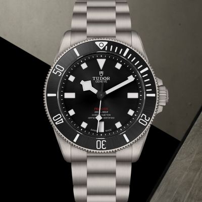 Entdecken Sie die Pelagos 39 von @tudorwatch , gefertigt aus Titan Grad 2 mit einem satinierten Gehäuse von 39 mm für außergewöhnliche Robustheit und Stil.#TudorWatch #BornToDare #TudorBoutiqueKöln