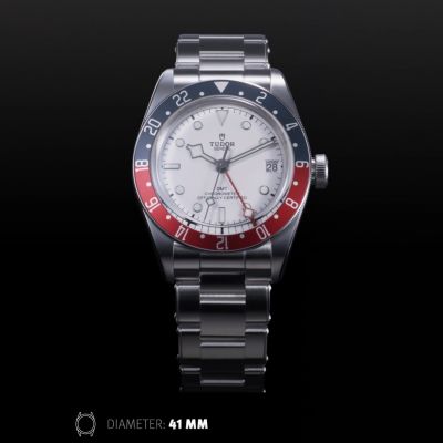 Die @tudorwatch  Black Bay GMT. Edelstahlgehäuse von 41 mm. Opalfarbenes Zifferblatt. Manufakturwerk. Fünfjahresgarantie. #TudorWatch #BornToDare #TudorBoutiqueKöln