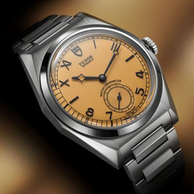 Ein neuer Ausdruck von klassischer Eleganz: raffinierte Details treffen auf ein Uhrwerk mit einzigartigem Finish in einem 39-mm-Gehäuse. Römische und arabische Ziffern im Reigen auf einem Papyrus-Zifferblatt, unsere innovative „T-fit“-Schließe für Sicherheit und unvergleichlichen Komfort.

#TUDORWatch #TudorBoutiqueKöln