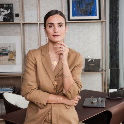 Eine Legende, die Köln bis heute prägt. ✨ Die Heilige Ursula steht für Stärke, Mut und unbeugsamen Willen. Inspiriert von ihrer Geschichte vereint die hauseigene Gadebusch Juwelen DNA-Kollektion ein Stück Kölner Stadtgeschichte mit meisterhafter Juwelierkunst. Eine feine Prägung, eingerahmt von funkelnden Diamanten – als Hommage an die Schutzpatronin unserer Stadt und an ein Erbe, das Generationen verbindet.💎#TraditionellAnders #GadebuschJuwelen #DNAKollektion #JuwelierGadebusch #Köln