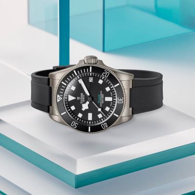 Entwickelt für die Tiefe, verfügt die Pelagos Ultra über ein 43-mm-Titangehäuse, das bis 1.000 m wasserdicht ist. 
@tudorwatch
#TudorWatch #BornToDare #Pelagos #TudorBoutiqueKöln