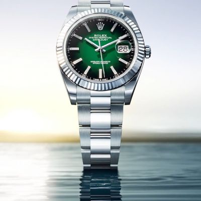 @rolex  präsentiert die Datejust 41 in Rolesor weiß mit einem lackierten Zifferblatt in Grün ombré. Sie verbindet charakteristische Attribute der Marke miteinander: eine geriffelte Lünette, einen eleganten grünen Farbton, die Robustheit von Edelstahl und die Kostbarkeit von Weißgold. #Rolex #Datejust #WatchesAndWonders2026 #JuwelierGadebusch #köln