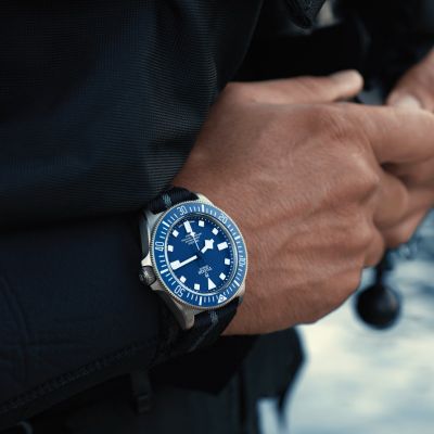 Erleben Sie die Pelagos FXD, mit einem 42-mm-Gehäuse aus leichtem Titan für herausragende Robustheit und Tragekomfort. #TudorWatch #BornToDare #PelagosFxd #TudorBoutiqueKöln

@tudorwatch