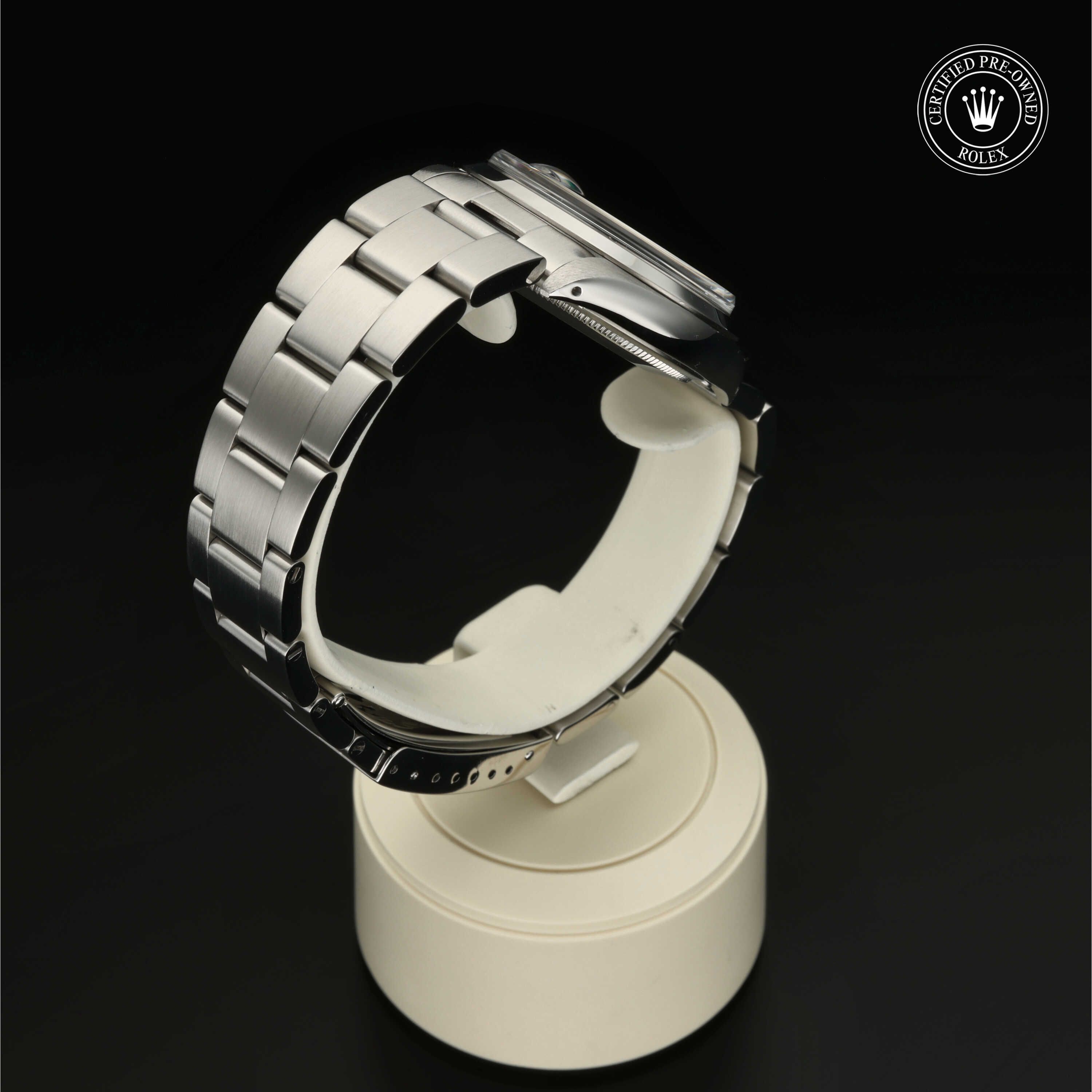 Rolex Certified Pre-Owned Oyster Perpetual Date aus 1976 in 34 mm aus Edelstahl Oystersteel