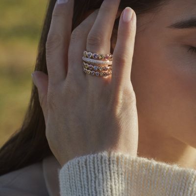 Farbe, die man tragen kann. 💙💚💜

Die Confetti Ringe von @bronjewelry  bringen Saphire in all ihren Facetten zusammen. Leuchtende Farben, funkelnde Steine und verspielte Kombinationen, die zum Mix & Match einladen.

Jeder Ring für sich ein Statement, zusammen ein ganz persönliches Farbspiel. ✨#BRON #FineDutchJewelry #Confetti #JuwelierGadebusch #Köln