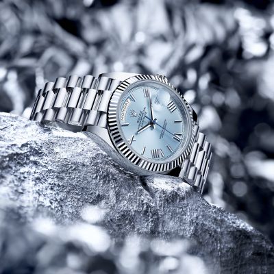 Der kühnste Weg. @rolex  Day‑Date 40 in Platin mit einem Gehäuse von 40 mm, einem eisblauen Zifferblatt und einem President-Band.#Rolex #DayDate #OfficialRolexRetailer #JuwelierGadebusch #Köln