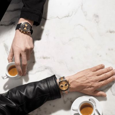 Sportliche Eleganz trifft auf Präzision beim Black Bay Chrono S&G, mit einem 41-mm-Edelstahlgehäuse und einer Wasserdichtheit bis 200 m. 
@tudorwatch
#TudorWatch #BornToDare #BlackBayChrono #TudorBoutiqueKöln