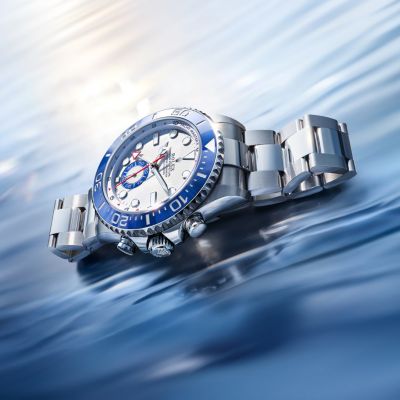 Die @rolex  YachtMaster II der neuen Generation in Edelstahl Oystersteel verfügt über ein Zifferblatt mit einer neuen mattweißen Lackierung und eine neu gestaltete Anzeige, um den Ablesekomfort zu erhöhen und die Bedienung zu vereinfachen.#Rolex #YachtMasterII #WatchesAndWonders2026 #JuwelierGadebusch #Köln