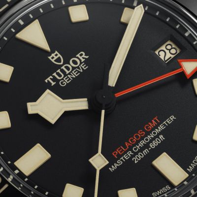 Erleben Sie die Pelagos FXD GMT mit einem 42-mm-Titangehäuse sowie COSC- und METAS-Zertifizierung für höchste Präzision und Robustheit. 
@tudorwatch
#TudorWatch #BornToDare #PelagosFxd #TudorBoutiqueKöln