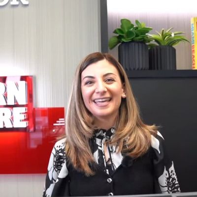 Nicht vergessen: Die Uhren werden umgestellt.
Unsere Filialleitung Laura Monte erinnert nochmal daran, dass wir von Winterzeit auf Sommerzeit wechseln. Bedeutet: eine Stunde weniger Schlaf, aber dafür ab sofort mehr Tageslicht! ☀️✨

#TudorWatches #BornToDare #Köln