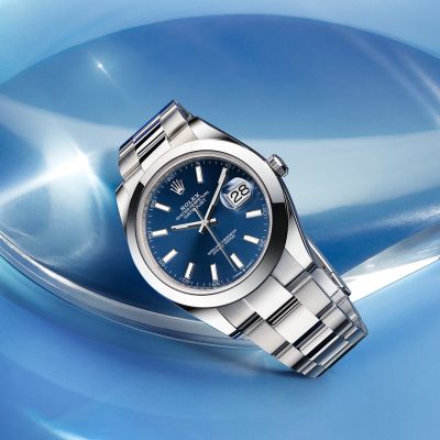 Die Definition von Zeitlosigkeit. @rolex  Datejust 41 in Edelstahl Oystersteel mit strahlend blauem Zifferblatt, polierter Lünette und Oyster-Band. #Rolex #Datejust #OfficialRolexRetailer #JuwelierGadebusch #köln