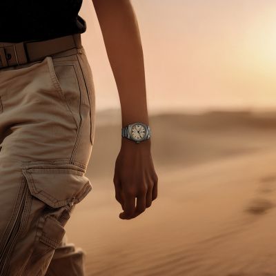 Die @tudorwatch  Ranger zeichnet sich durch eine besondere Schlichtheit aus. Diese robuste, verlässliche und schlichte Armbanduhr wird immer funktionieren, wenn Sie sie am meisten brauchen. #TudorWatch #BornToDare #TudorBoutiqueKöln