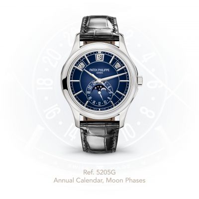 Die @patekphilippe  Jahreskalender Mondphase 5205G-013 steht für zeitgemäße Eleganz und außergewöhnliche Uhrmacherkunst.
Die drei elegant entlang eines Kreisbogens angeordneten Fenster zeigen Wochentag, Datum und Monat. Das zweifarbige blaue Sonnenschliff-Zifferblatt mit schwarzem Farbverlauf verleiht der Weißgold-Variante eine dynamische und moderne Ausstrahlung. 
#PatekPhilippe #PatekTime #Complications #JuwelierGadebusch #Köln