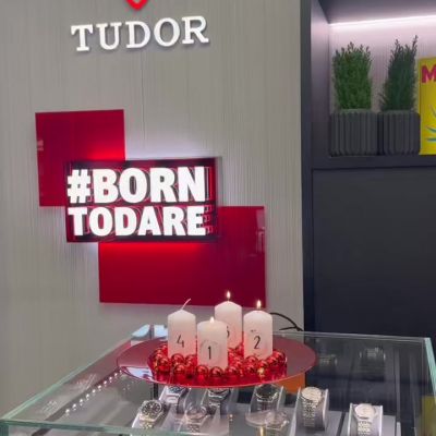 Der vierte Advent ist da und Weihnachten steht vor der Tür.🕯️
In dieser besinnlichen Zeit wünscht Ihnen das gesamte TUDOR Boutique Köln Team einen schönen 4. Advent voller Ruhe, Glanz und besonderer Momente.✨🎄
#Advent #TudorWatch #BornToDare #TudorBoutiqueKöln