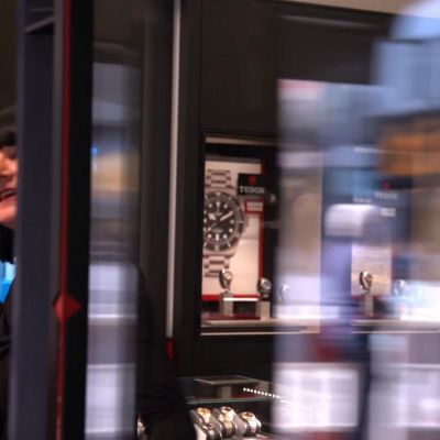 Herzlich Willkommen in der TUDOR Boutique in Köln. 

Entdecken Sie die Welt von Präzision, Stil und außergewöhnlicher Handwerkskunst mit einem Team, dass Ihnen jederzeit mit Leidenschaft und Know-How beratend zur Seite steht. 

#BornToDare #TudorWatch #TudorBoutiqueKöln
