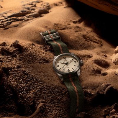 Entdecken Sie die Ranger von @tudorwatch  mit einem satinierten 36-mm-Edelstahlgehäuse und einem gewölbten Zifferblatt in „Dune White“ mit Grade A Swiss Super-LumiNova®.#TudorWatch #BornToDare #JuwelierGadebusch #Köln