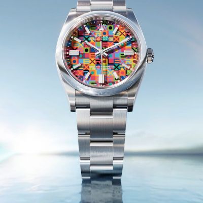 Explosion der Farben. Technische Meisterschaft. Vitalität des Erbes. Die neue @rolex  Oyster Perpetual 36 in Edelstahl Oystersteel verfügt über ein vielfarbig lackiertes Zifferblatt mit neugestaltetem Jubilee-Motiv. Die Buchstaben des Namens „Rolex“ sind fröhlich-raffiniert zusammengesetzt – das Ergebnis einer wahrhaft technischen Meisterleistung. #Rolex #OysterPerpetual #WatchesAndWonders2026 #JuwelierGadebusch #köln