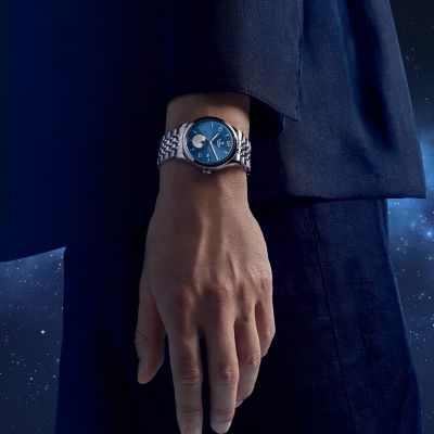 Lassen Sie sich von der Magie des Mondzyklus fesseln mit der neuen TUDOR 1926 Luna, der neuesten Armbanduhr von TUDOR mit einer Mondphasen-Komplikation. #TudorWatch #BornToDare #JuwelierGadebusch #Köln