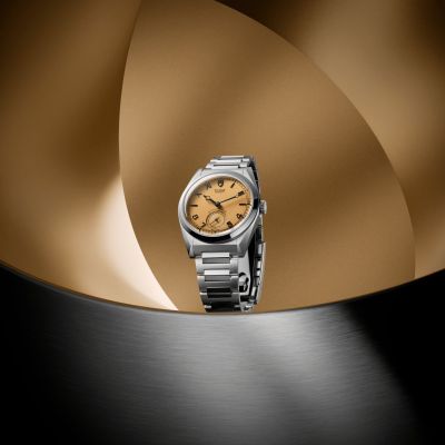 Ein neuer Ausdruck von klassischer Eleganz: raffinierte Details treffen auf ein Uhrwerk mit einzigartigem Finish in einem 39-mm-Gehäuse. Römische und arabische Ziffern im Reigen auf einem Papyrus-Zifferblatt, unsere innovative „T-fit“-Schließe für Sicherheit und unvergleichlichen Komfort.

#TUDORMonarch #TudorWatch #TudorBoutiqueKöln