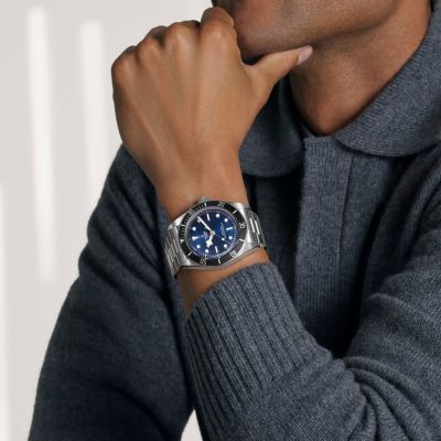 TUDORs größte Black Bay der Modelllinie, die brandneue Black Bay 68, geht mit ihrem Gehäuse von 43 mm und der „Master Chronometer“-Zertifizierung durch das METAS aufs Ganze. #TudorWatch #BornToDare #TudorBoutiqueKöln