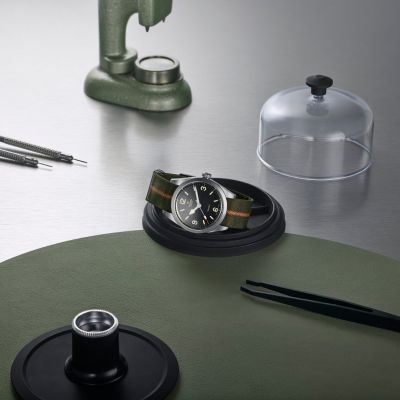 @tudorwatch  strebt danach, die besten Uhren zum best­möglichen Preis herzustellen. Die kürzliche Errichtung der Manufaktur in Le Locle, Schweiz, ist Teil dieser Mission und wird TUDOR künftig dabei unterstützen.  #TudorWatch #TudorRanger #BornToDare #TudorBoutiqueKöln